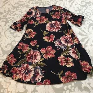 ❤️ Navy floral swing dress with pockets ❤️